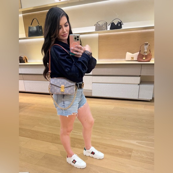 ❌SOLD❌🔥NEW, RARE🔥LOUIS VUITTON Pochette Métis East West in Trianon Gray - Picture 2 of 4